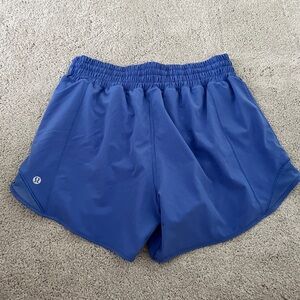 Hotty hot high rise shorts 4” size 6